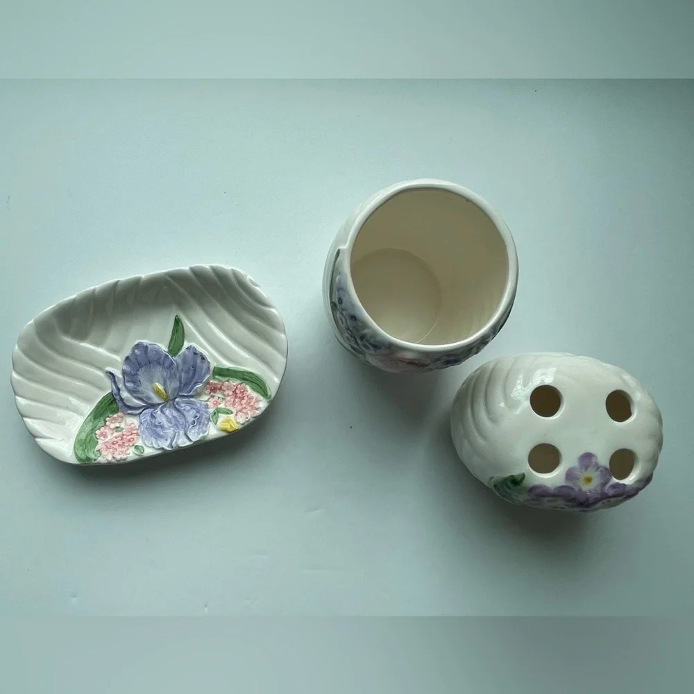 Vintage Maryann Baker Otagiri ceramic with flowers bathroom set. Lot of three